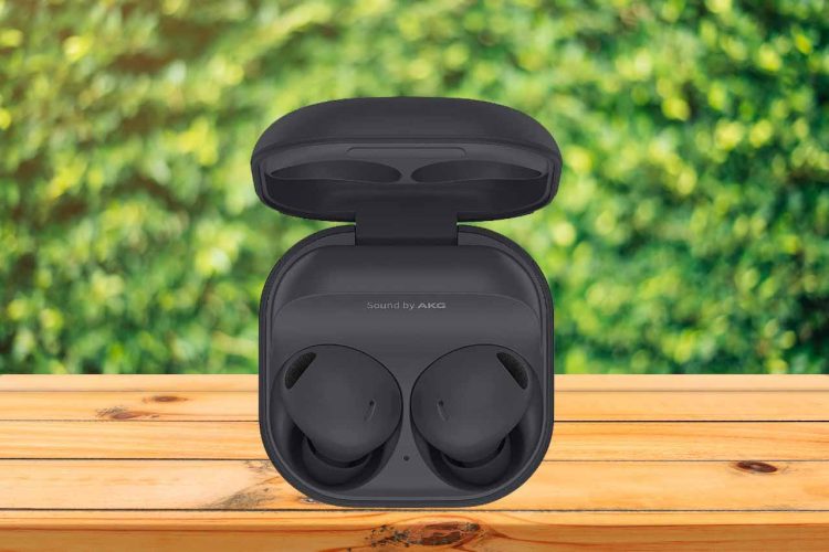 Best Wireless Earbuds for Phone Calls in Summer 2024